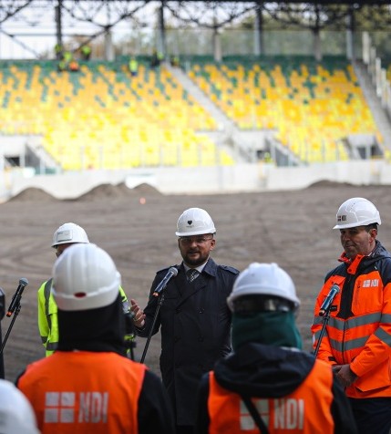 Budowa miejskiego kompleksu sportowego na finiszu [WIDEO]